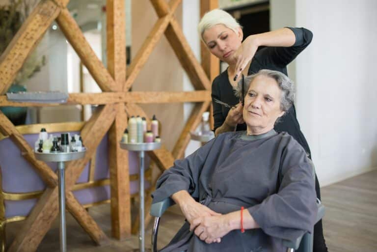 Perte de cheveux : causes et traitements